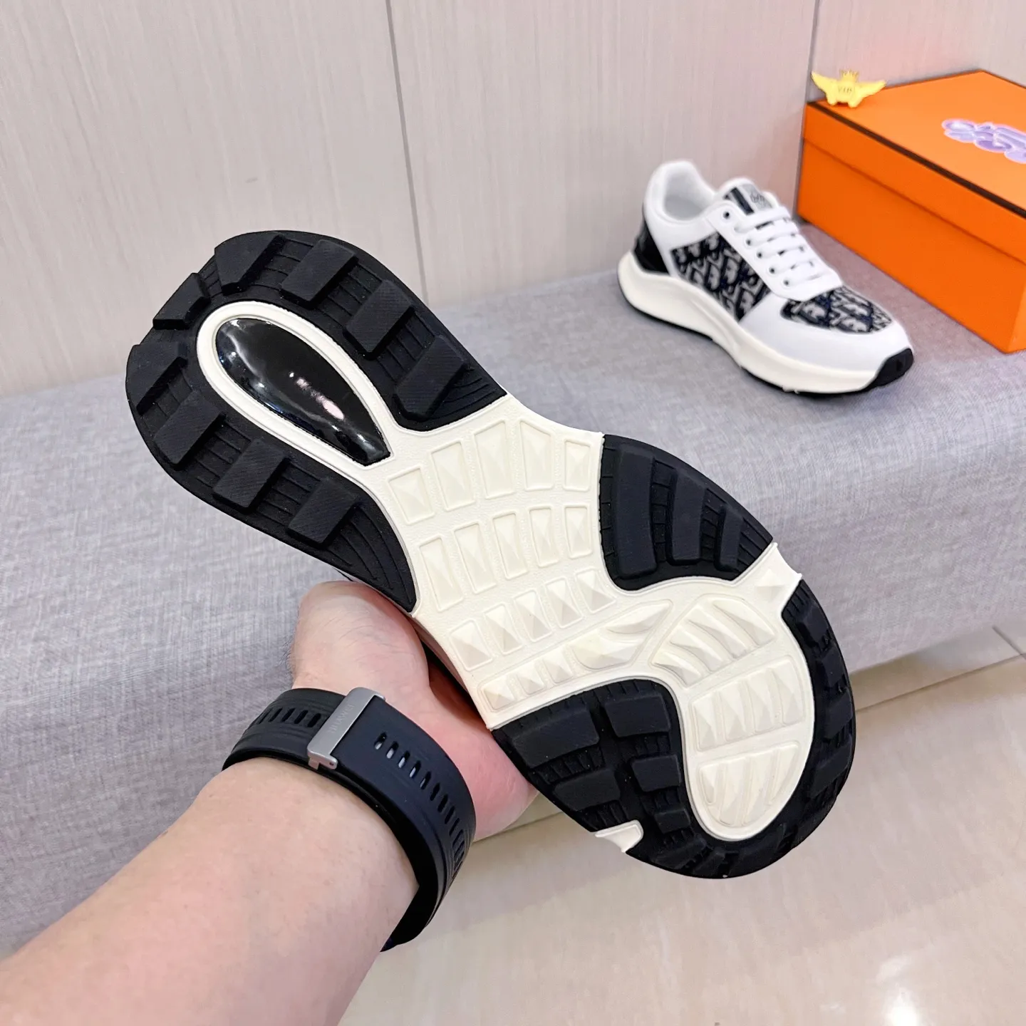 Men's Men's Shoes Men's Shoes💰 460 Men's Men's Shoes💰[Dior]🔥Men's high-end brand of shoes official website 1:1 latest masterpiece: the upper is made of Italian imported first-layer cowhide with a comfortable and breathable lining➕original non-slip and wear-resistant outsole🔥, making walking more convenient and comfortable! An exclusive new model, a stunning work, a beautiful 1:1 replica [color] compared to the official quality! Create a fashionable personality to set off your uniqueness! A must-have for trendy men! Classic🔥Size: 38-44 Color: 🔥Multiple colors available🔥